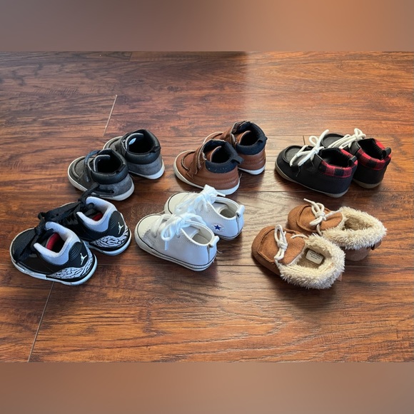 Baby Jordans, Baby Converse, and additional baby shoes - Picture 3 of 3